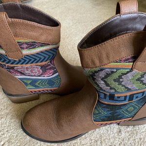 Boho chic boots